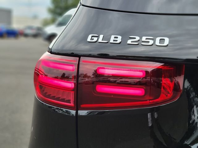 New 2026 Black Mercedes-Benz GLB 250 image 10