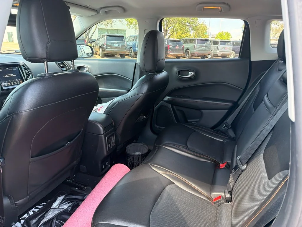 Used 2018 Blue Jeep Limited image 9