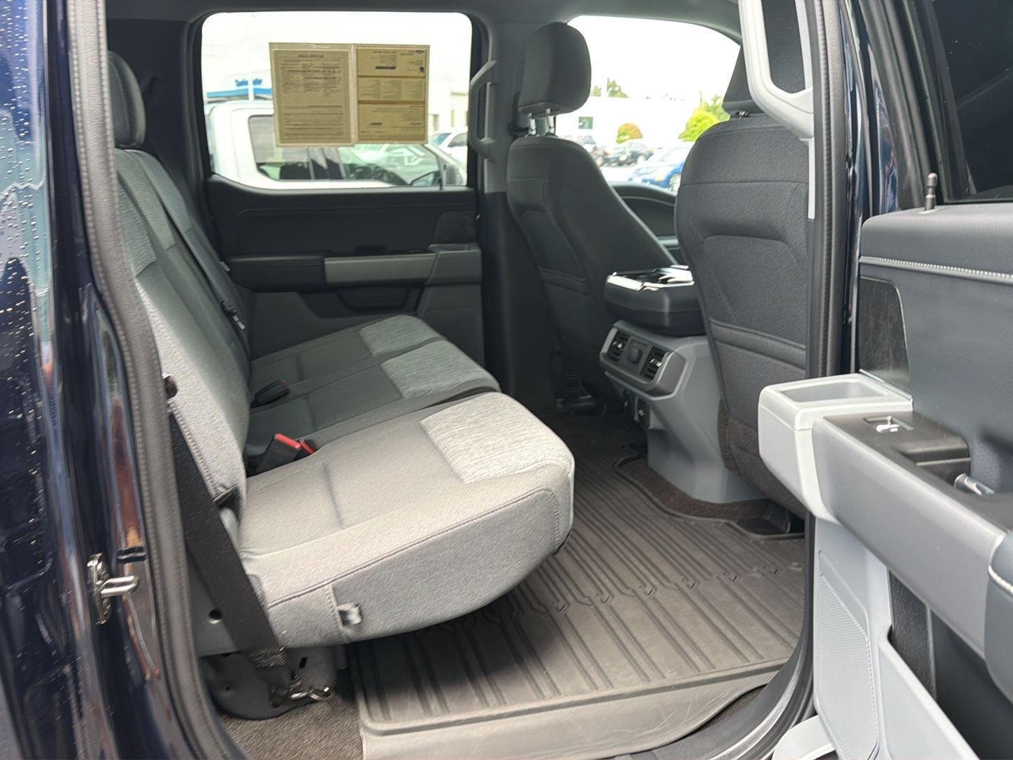 Used 2022 Antimatter Blue Ford XLT image 12
