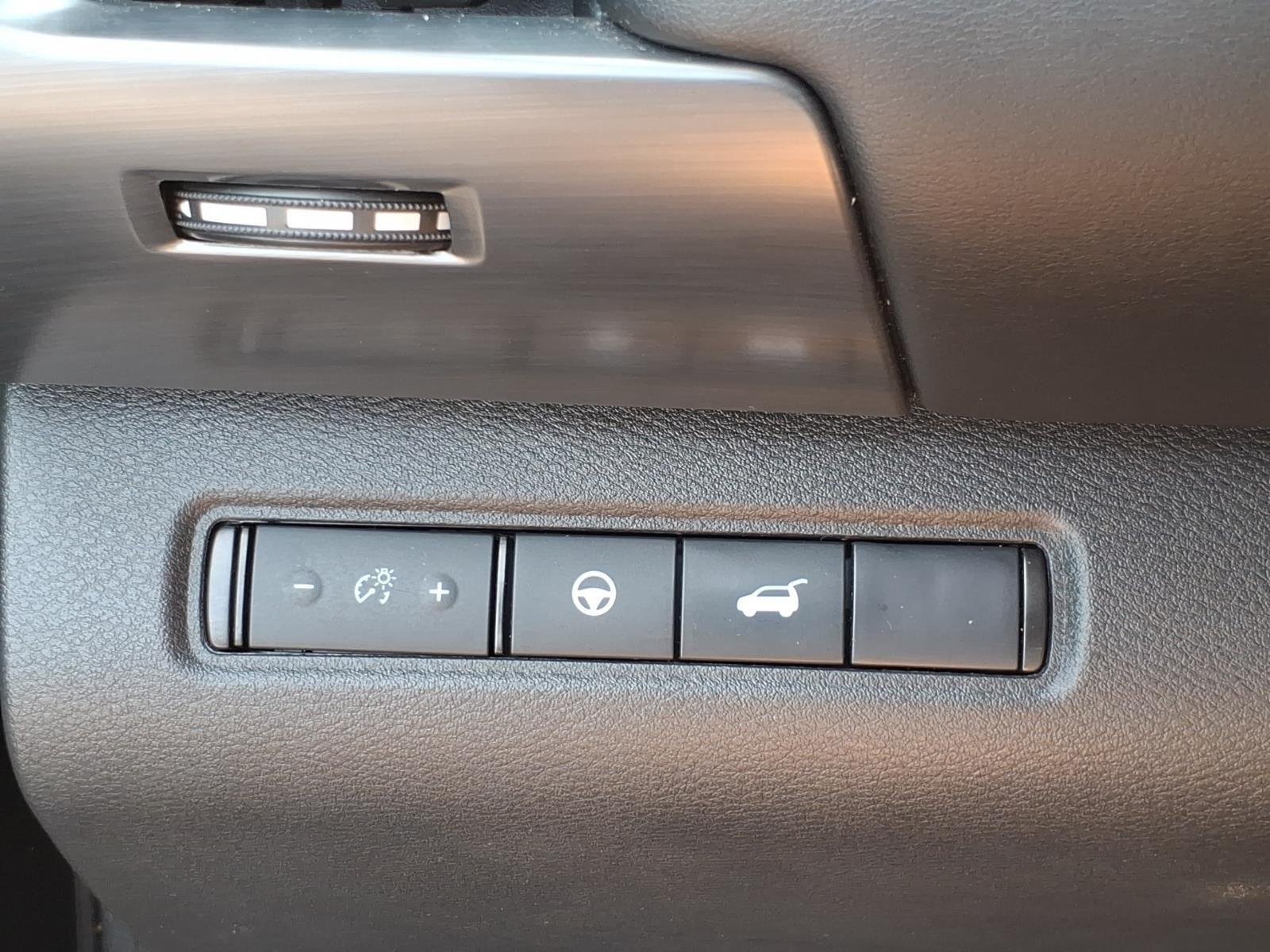Used 2025 Super Black Nissan SL image 14