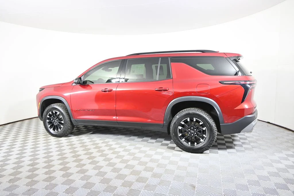 Used 2024 Red Chevrolet Z71 image 3