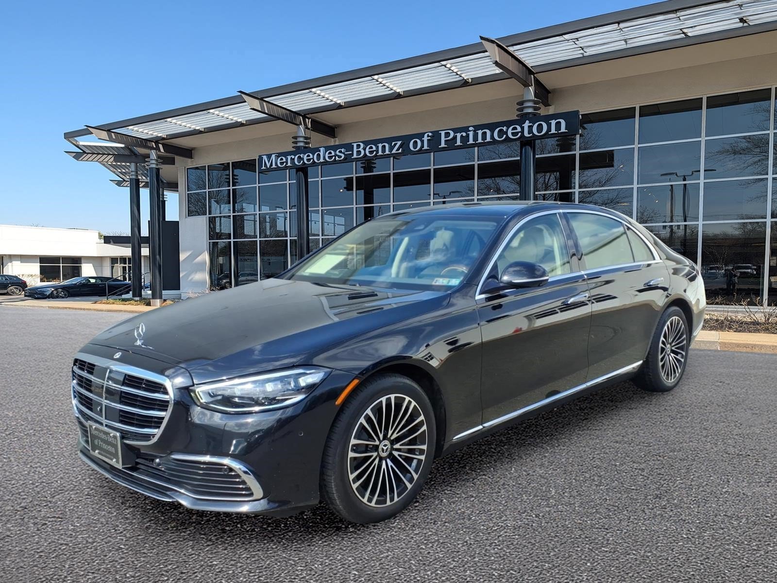 Certified Used 2024 Obsidian Black Metallic Mercedes-Benz S 580 4MATIC® Sedan image 7