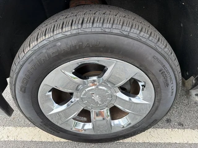 Used 2018 BLACK Chevrolet LTZ image 11