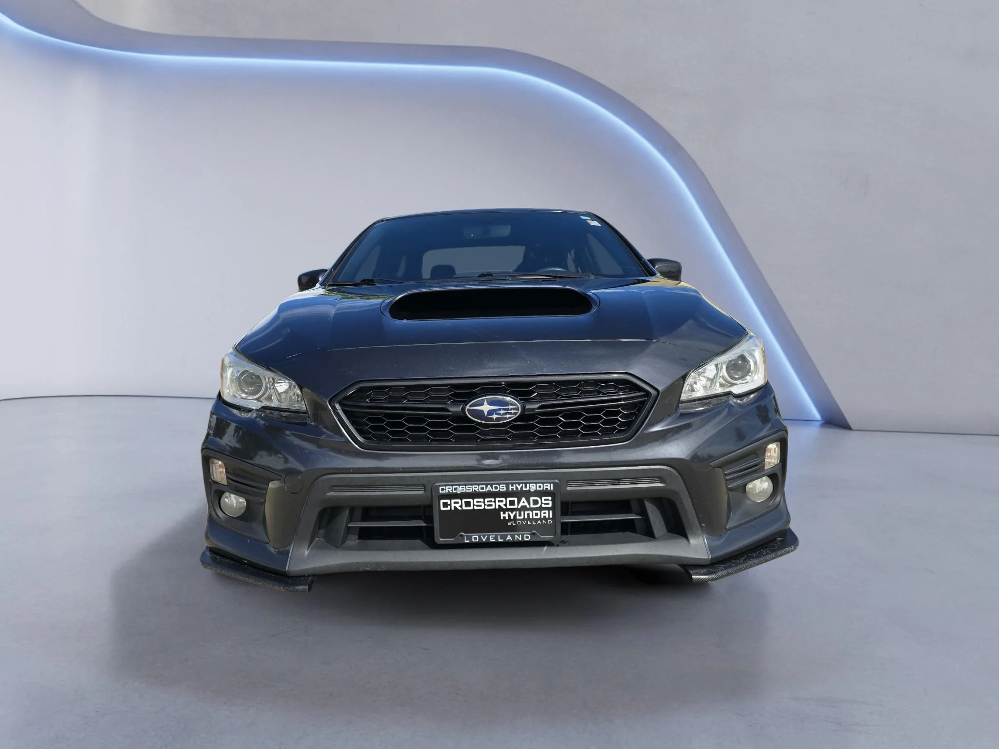 Used 2018 Dark Gray Metallic Subaru Premium image 9