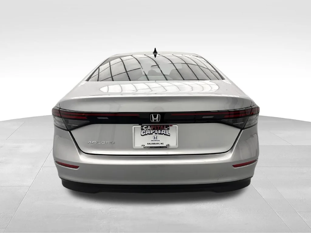 New 2026 Solar Silver Metallic Honda SE image 7