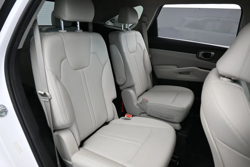 Used 2023 Glacial White Pearl Kia EX image 47