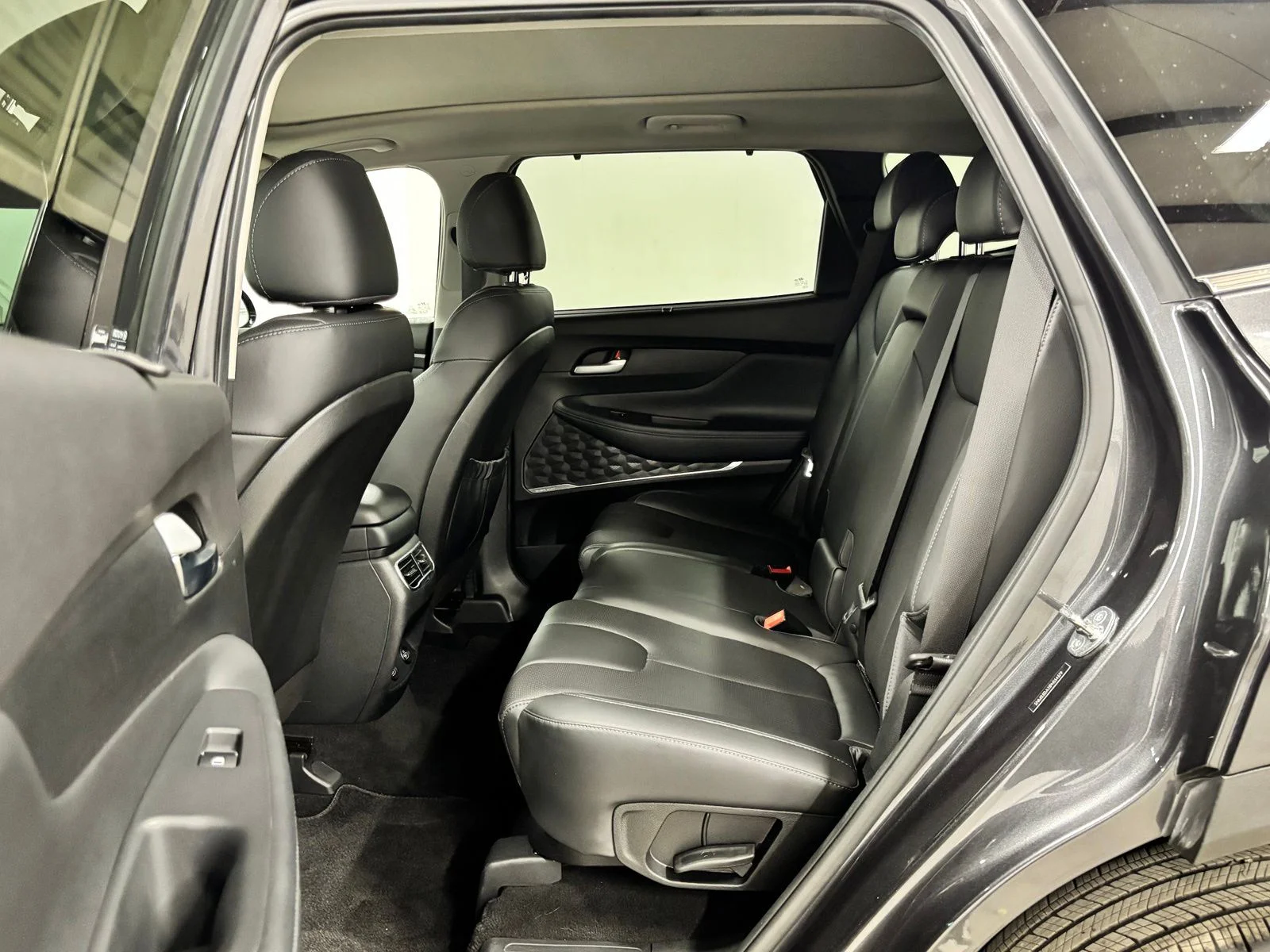 Used 2023 Gray Hyundai SEL image 19