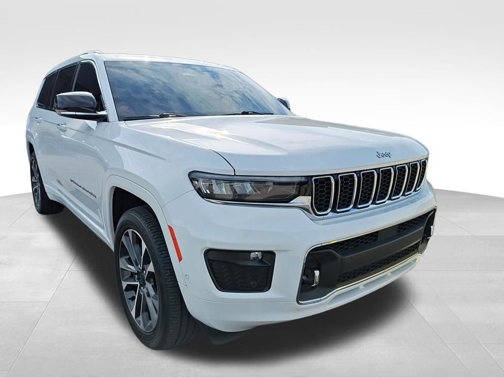 Used 2023 White Jeep Overland image 11
