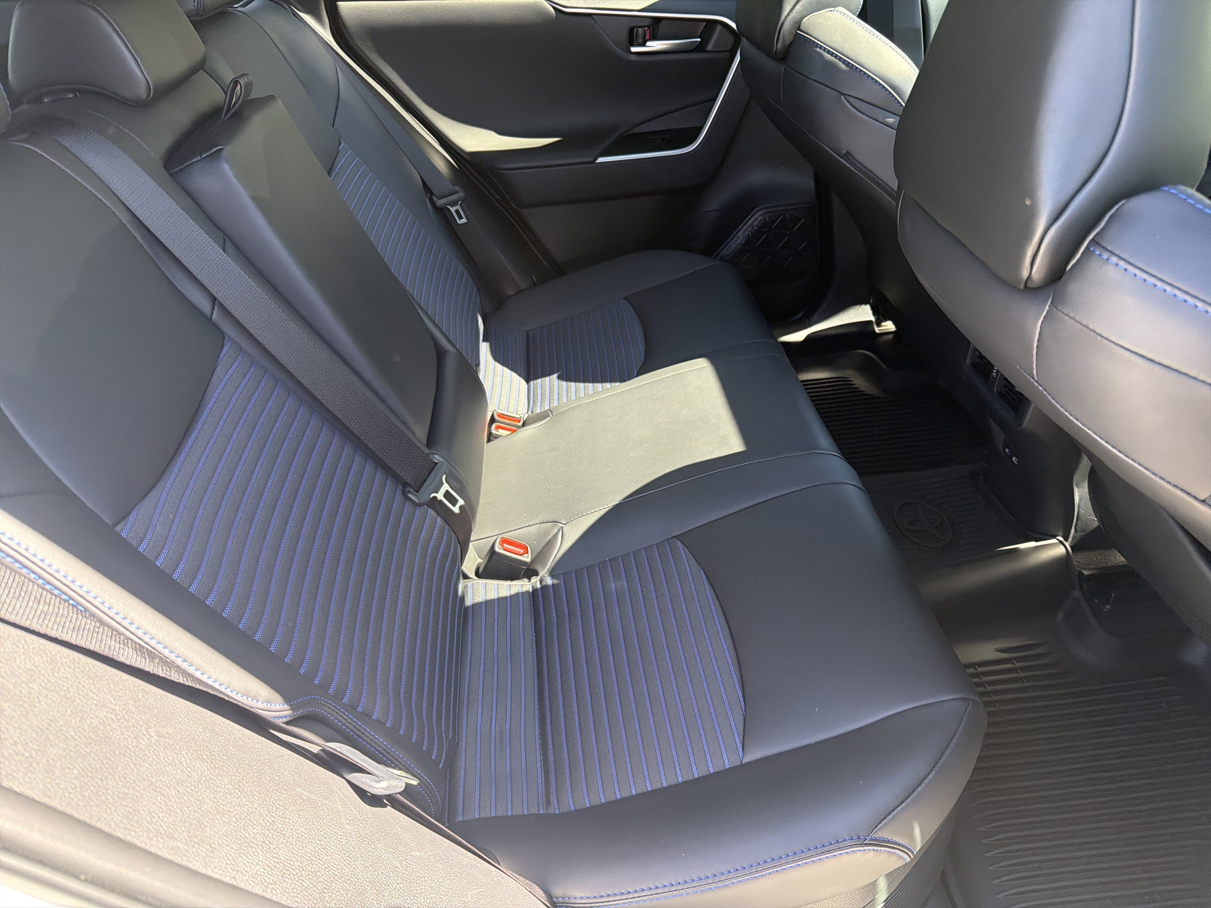2024 Toyota RAV4 XSE - Photo 15