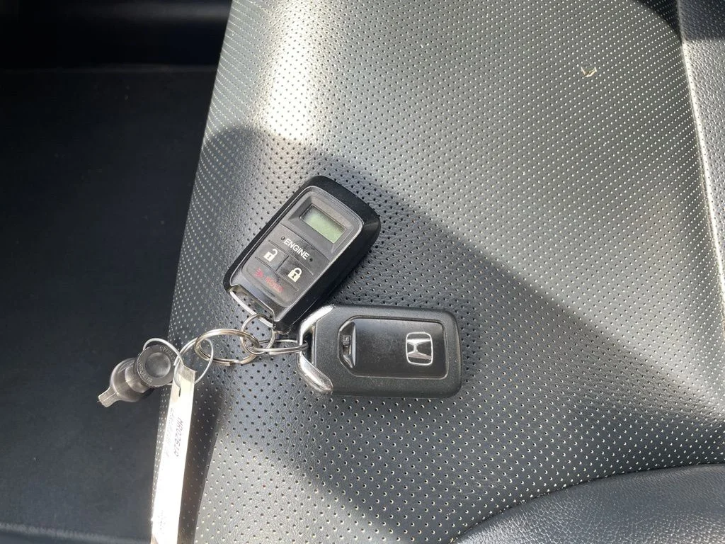 Used 2015 Gray Honda EX-L image 23