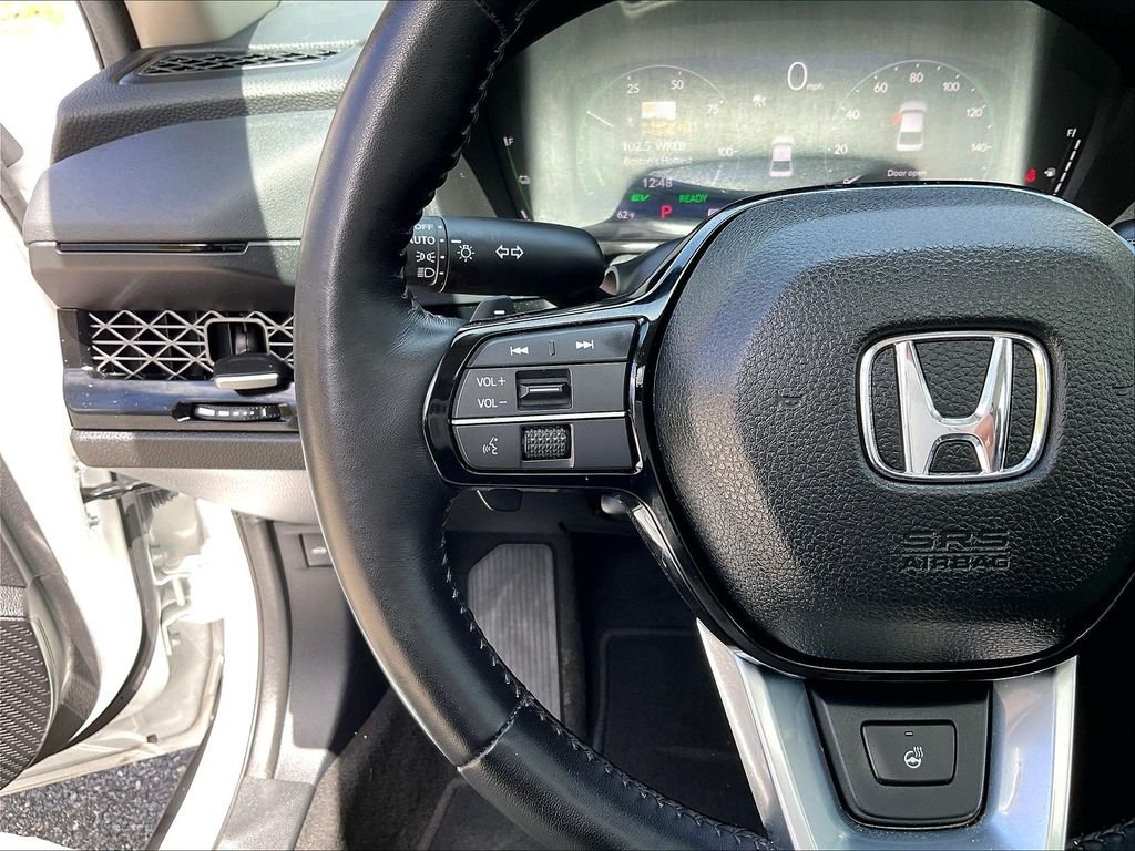 Used 2025 White Honda Touring image 23