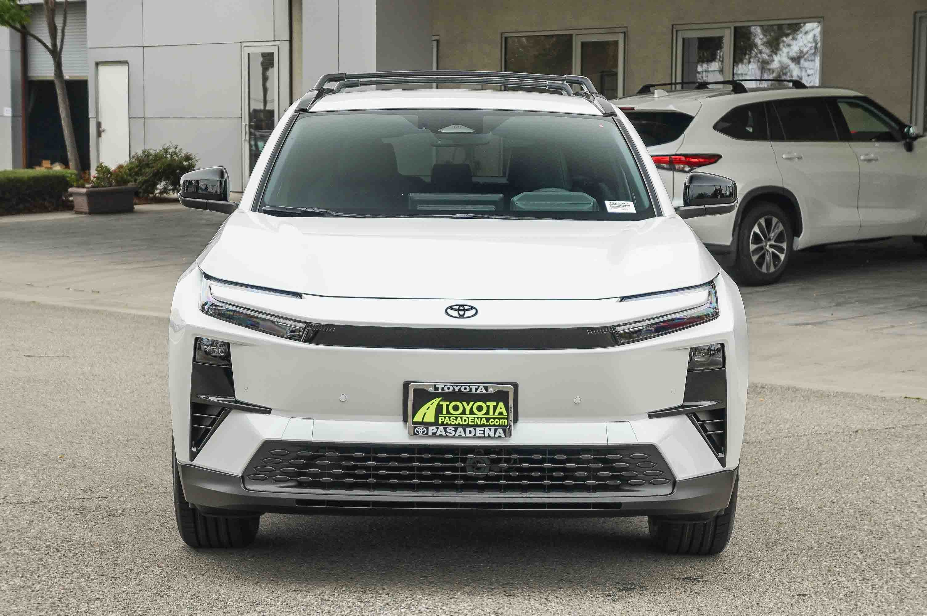 2026 Toyota C-HR SE - Photo 2