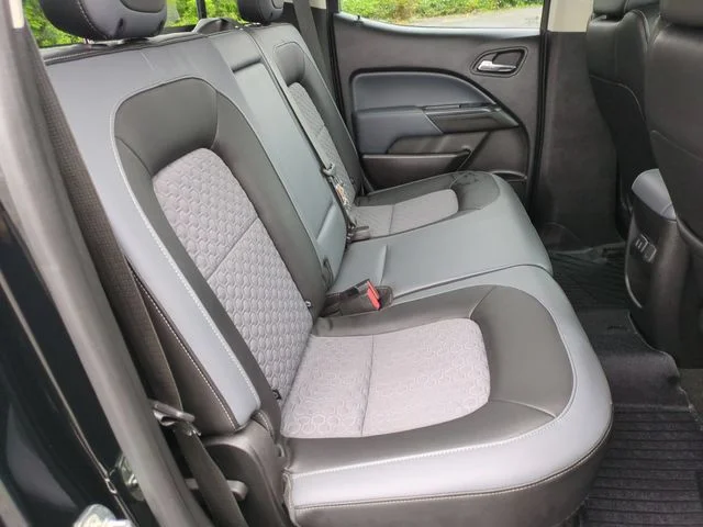 Used 2018 Black Chevrolet Z71 image 30