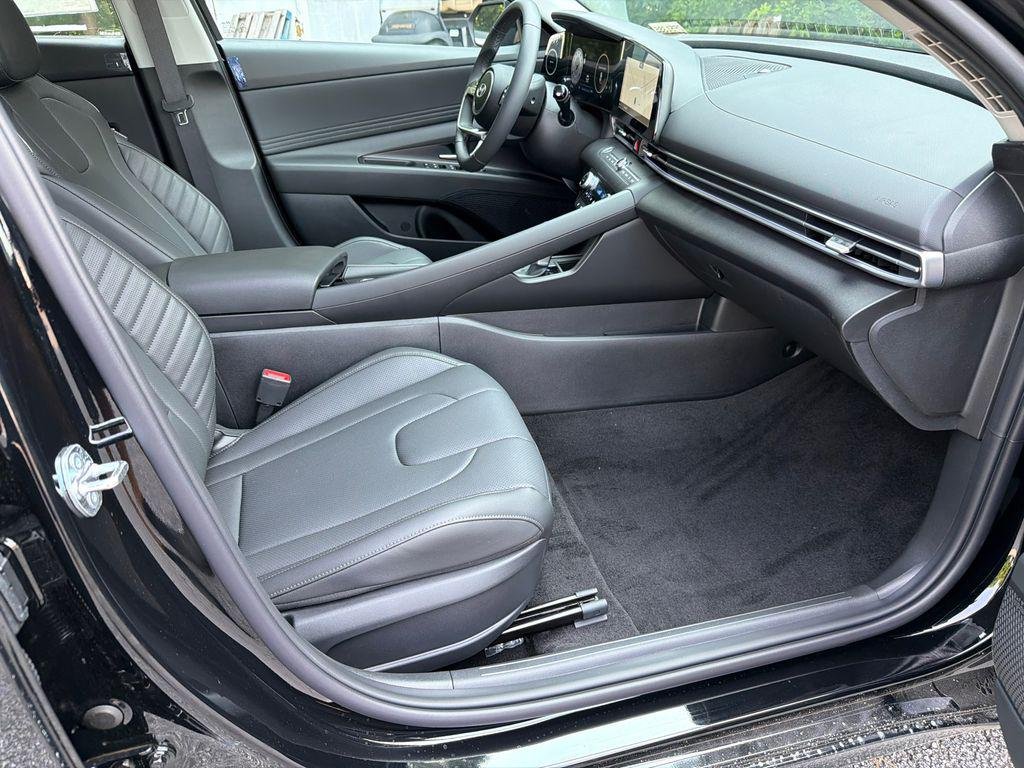New 2026 Black Hyundai Limited image 13