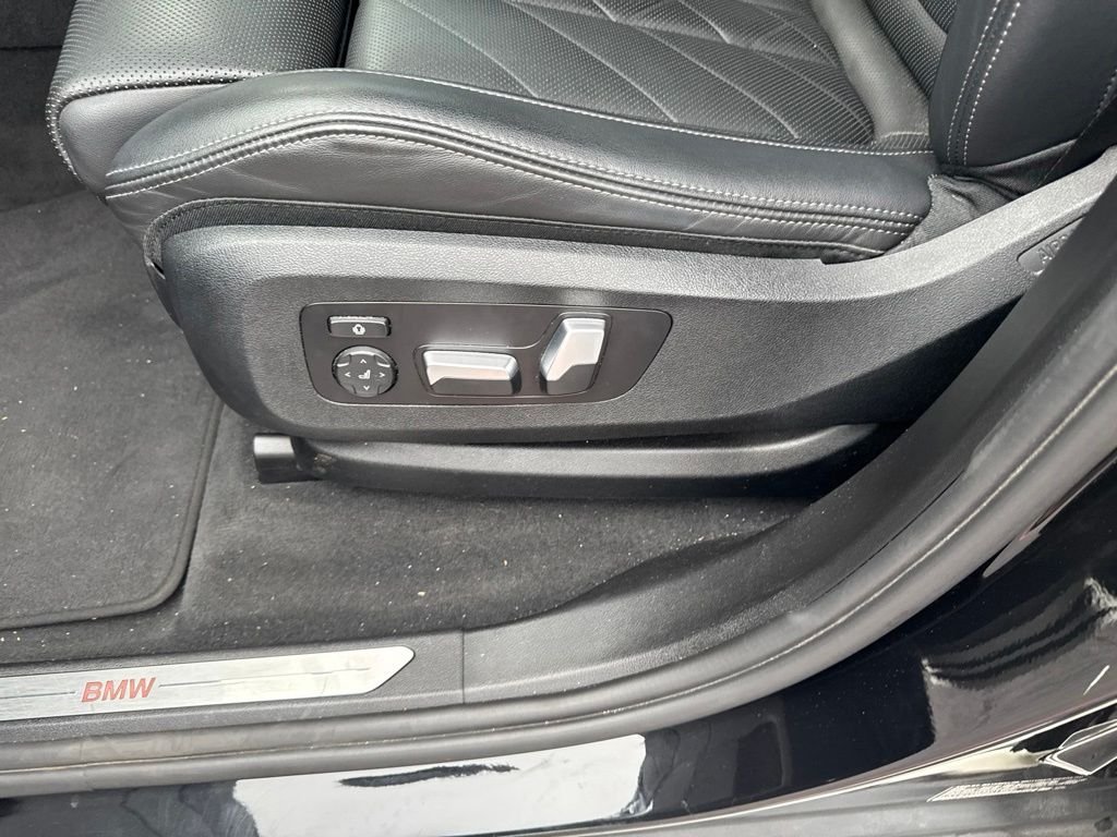 Used 2024 Black BMW sDrive40i image 2