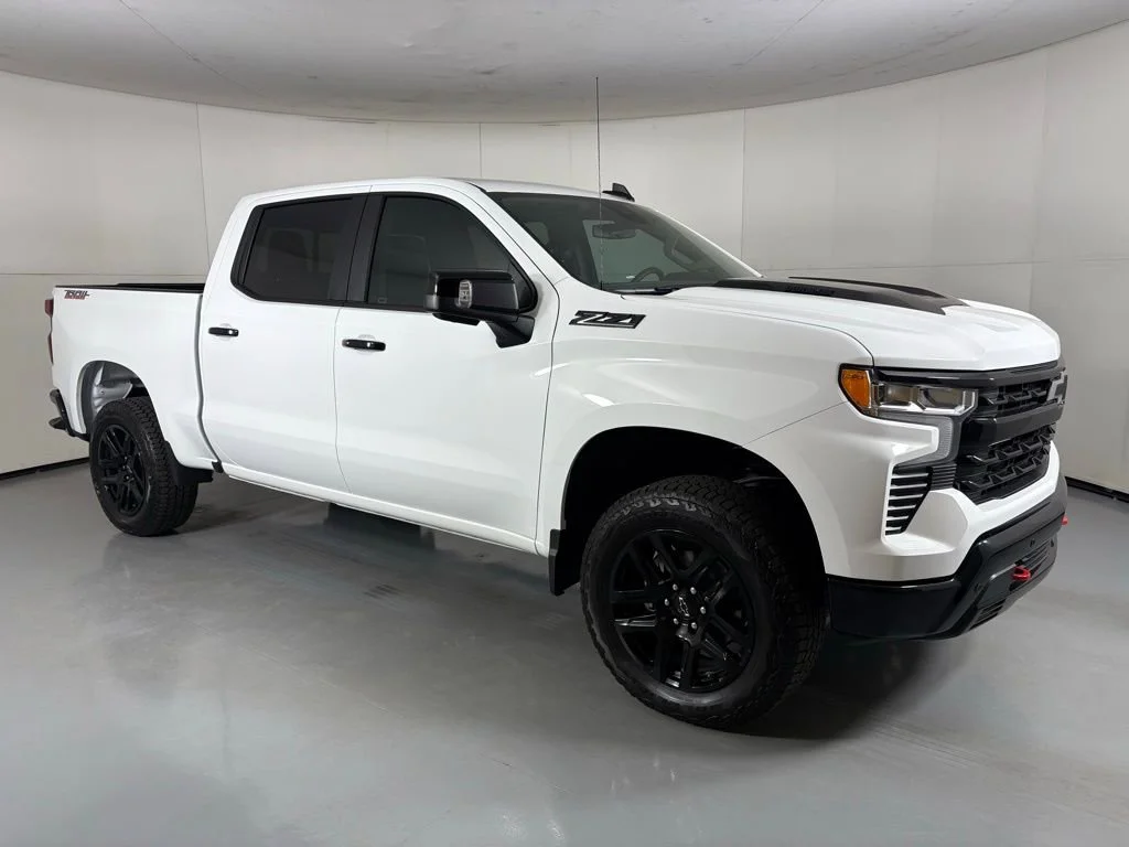 New 2026 Summit White Chevrolet LT Trail Boss image 11