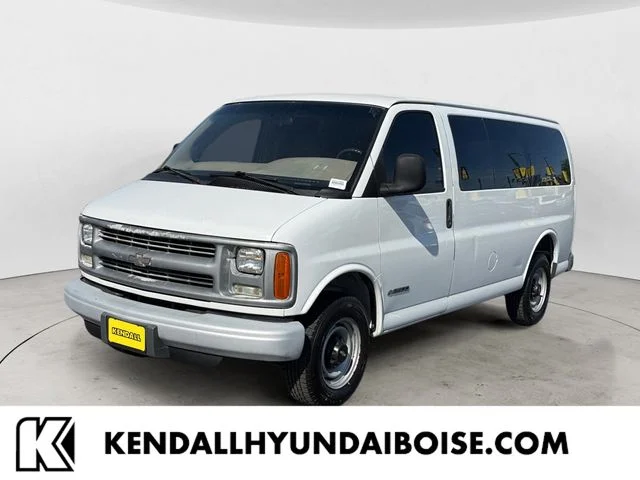 2001 Chevrolet Express 2500's photo