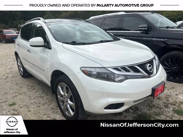 Used 2012 White Nissan LE image 7