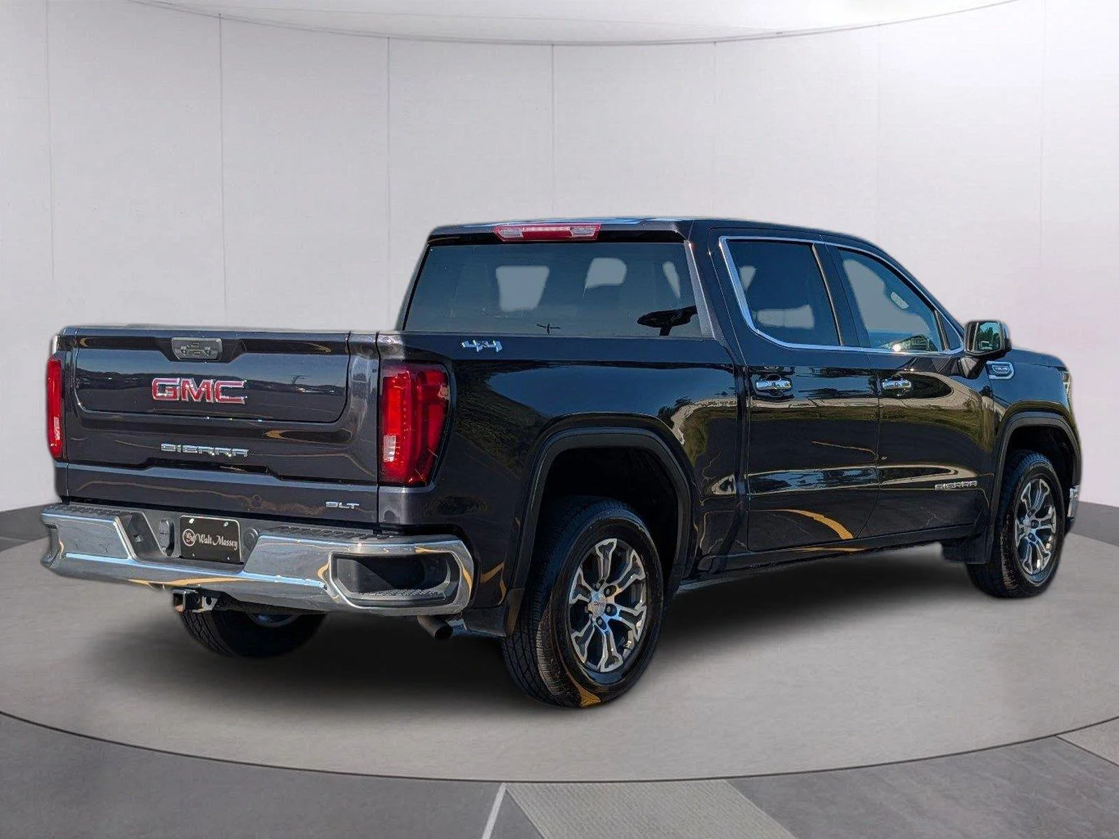 Used 2025 Titanium Rush Metallic GMC SLT image 6