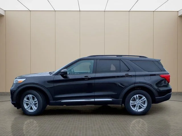 Used 2023 Black Ford XLT image 16