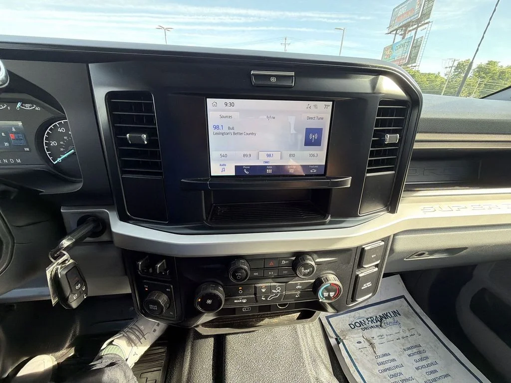Used 2025 White Ford XL image 23