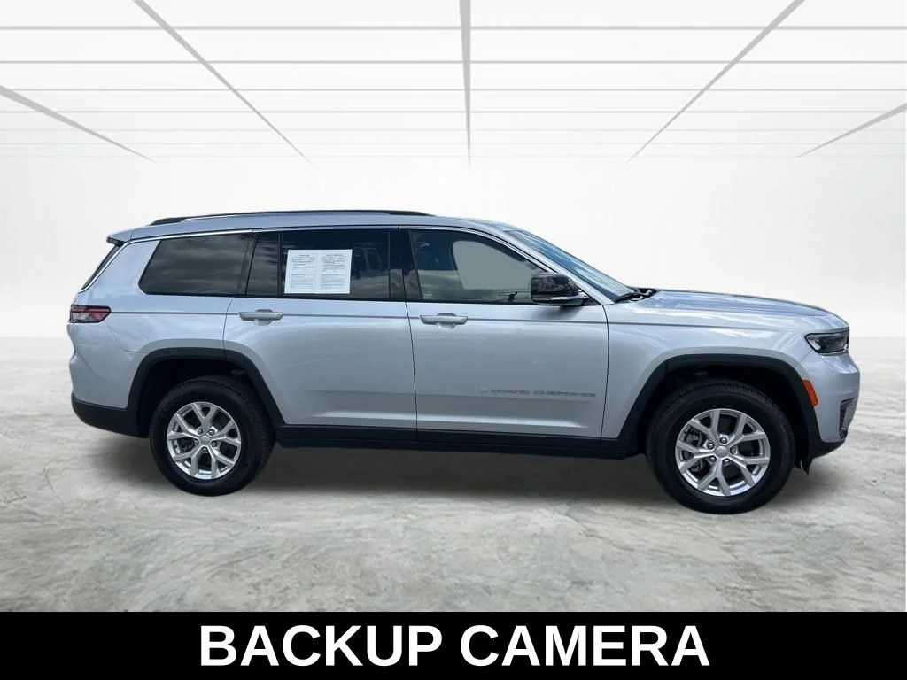 Used 2024 Silver Jeep Limited image 4