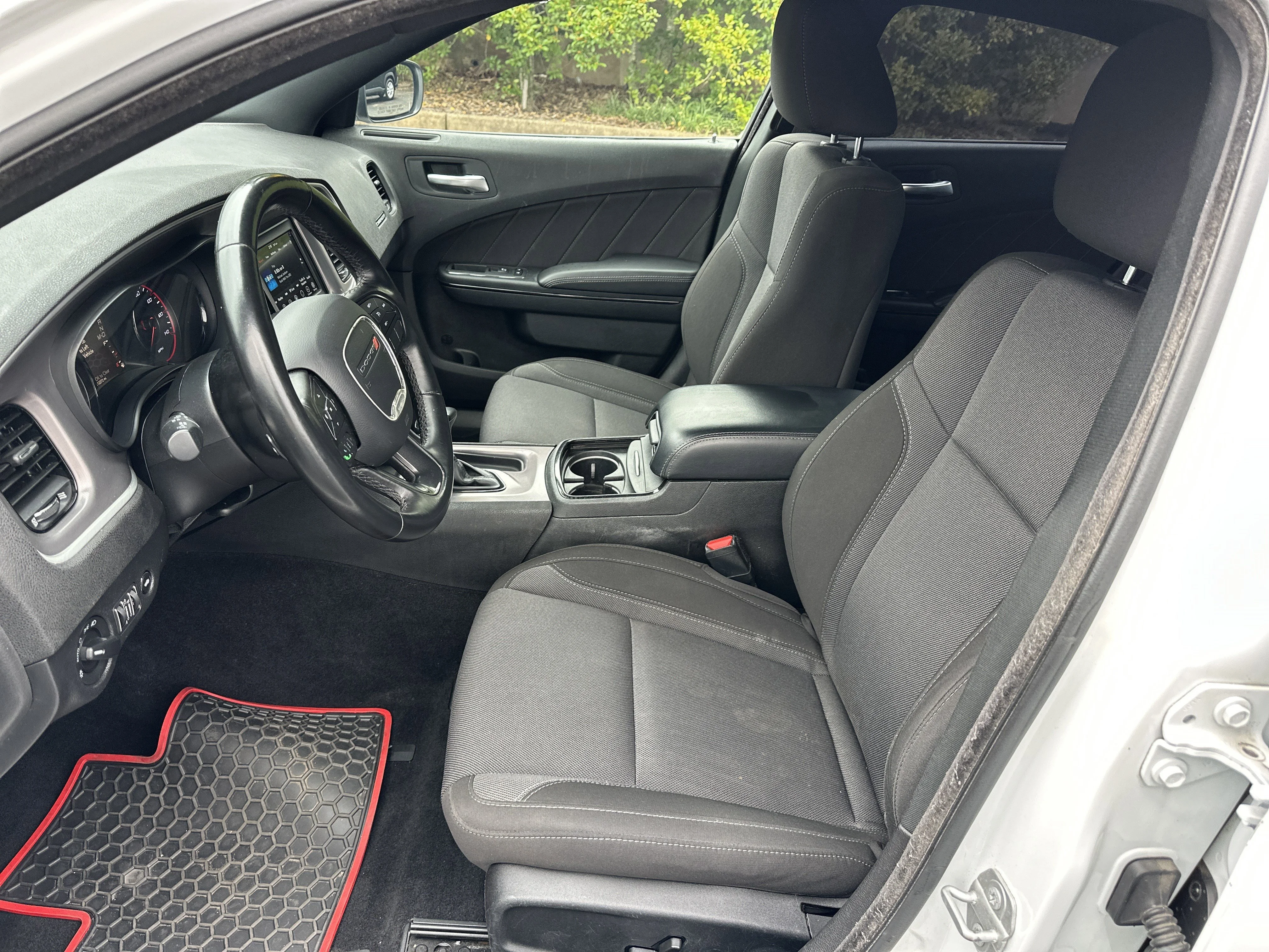 2022 Dodge Charger SXT - Photo 9