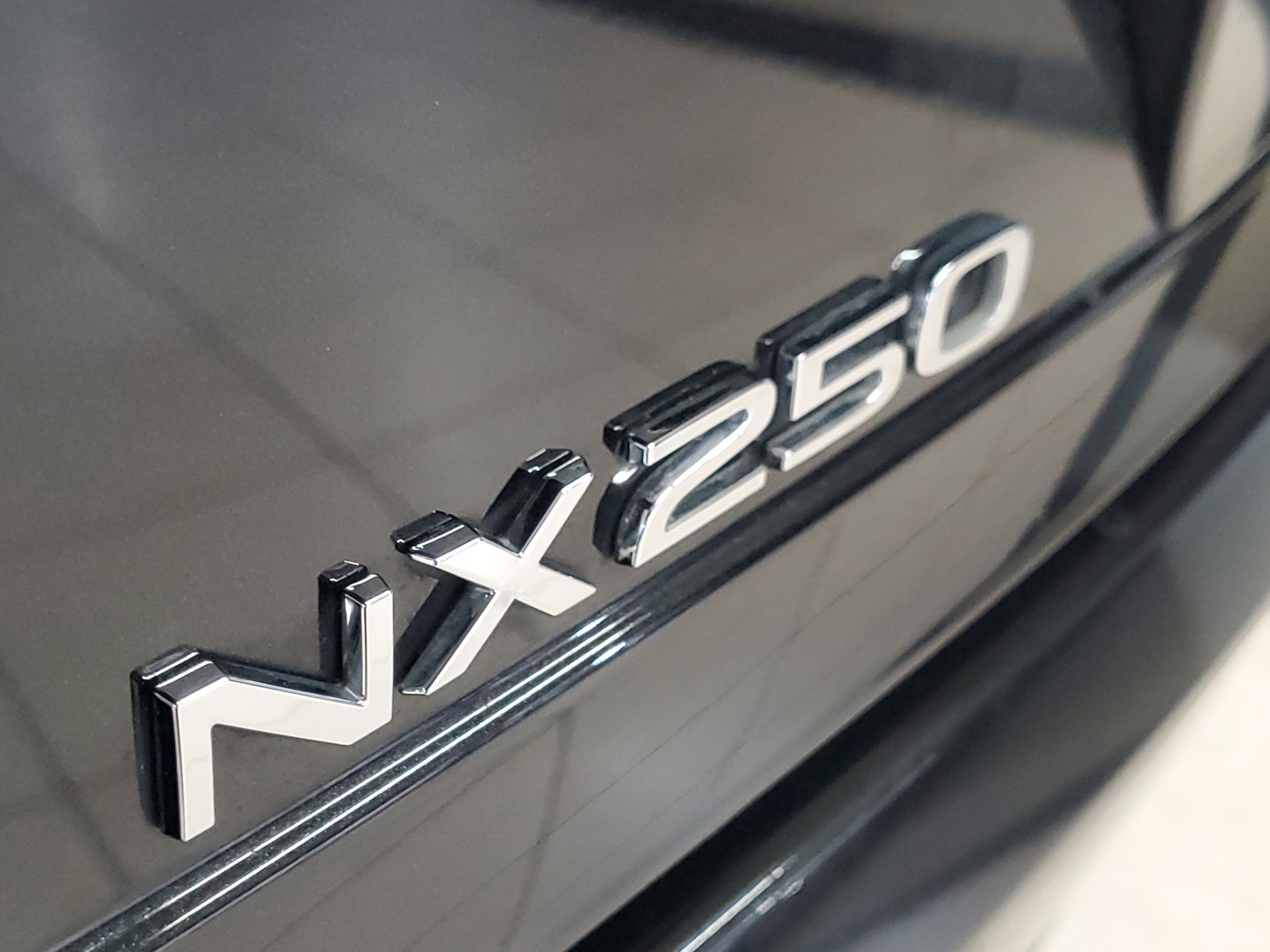 Used 2024  Lexus NX 250 Premium image 9