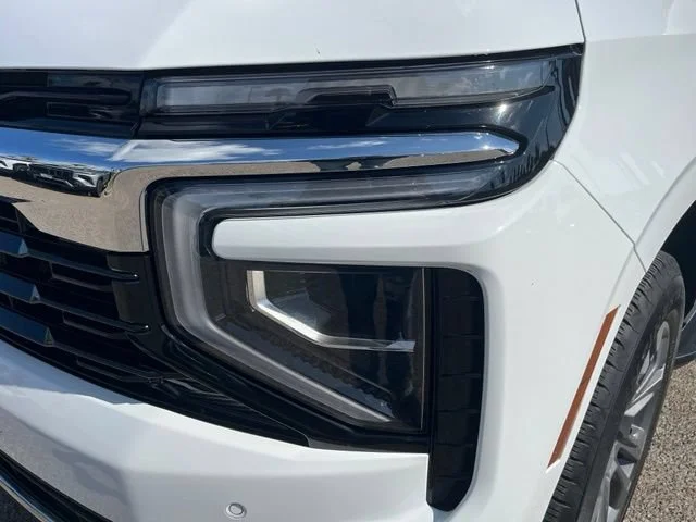 Used 2025 Summit White Chevrolet LS image 4