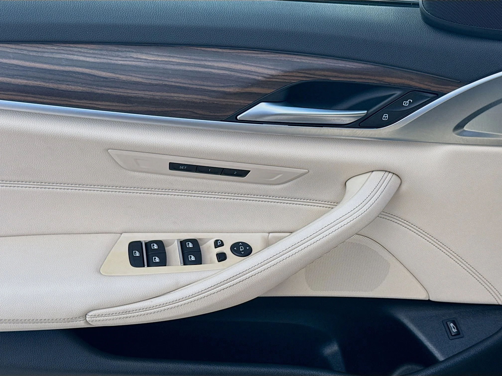 2022 BMW 5 Series 530i - Photo 15