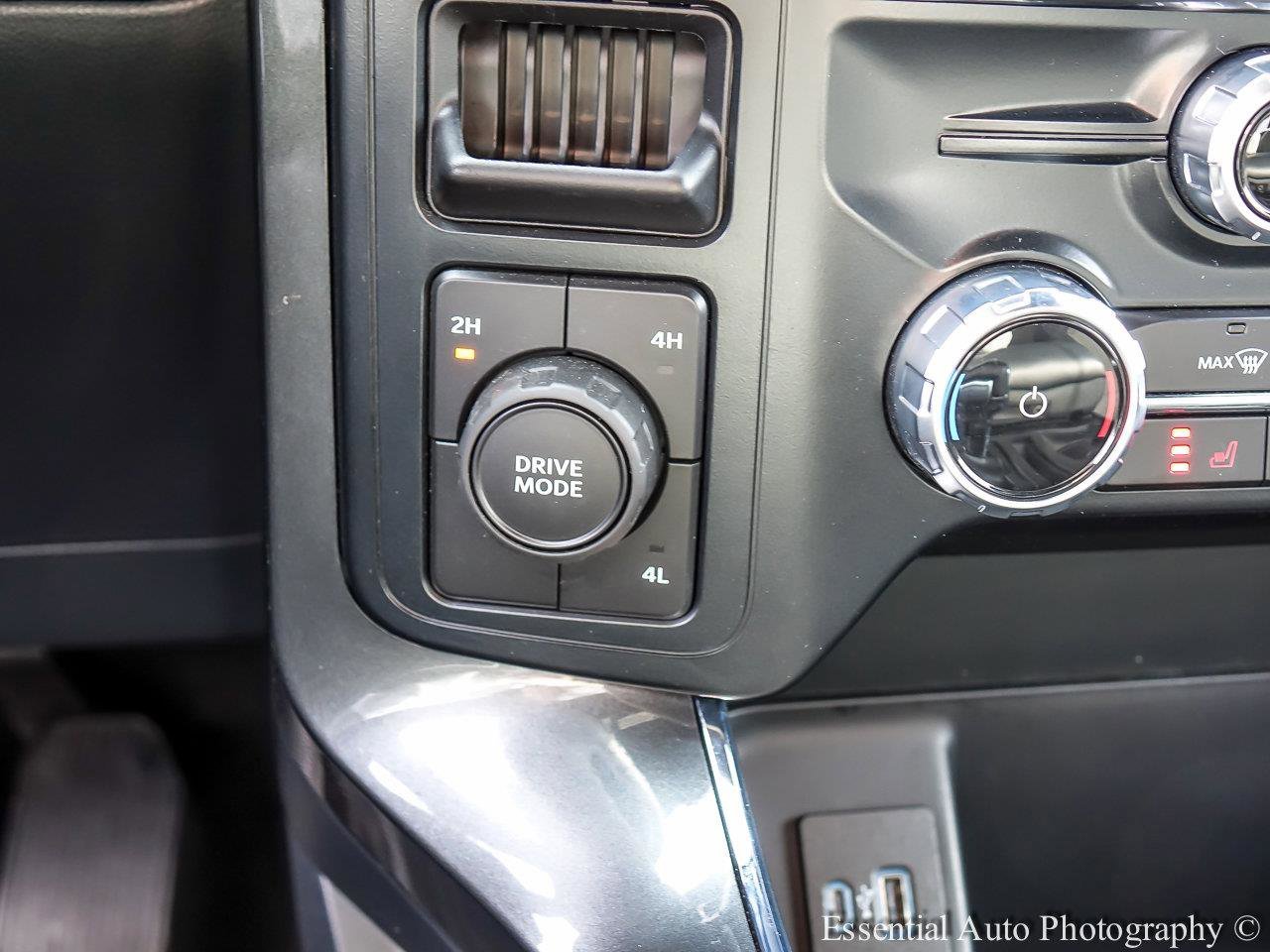 Used 2023 Agate Black Metallic Ford XLT image 17