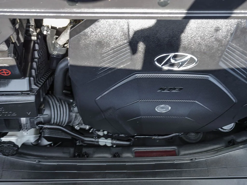 Used 2022 Red Hyundai Calligraphy image 25