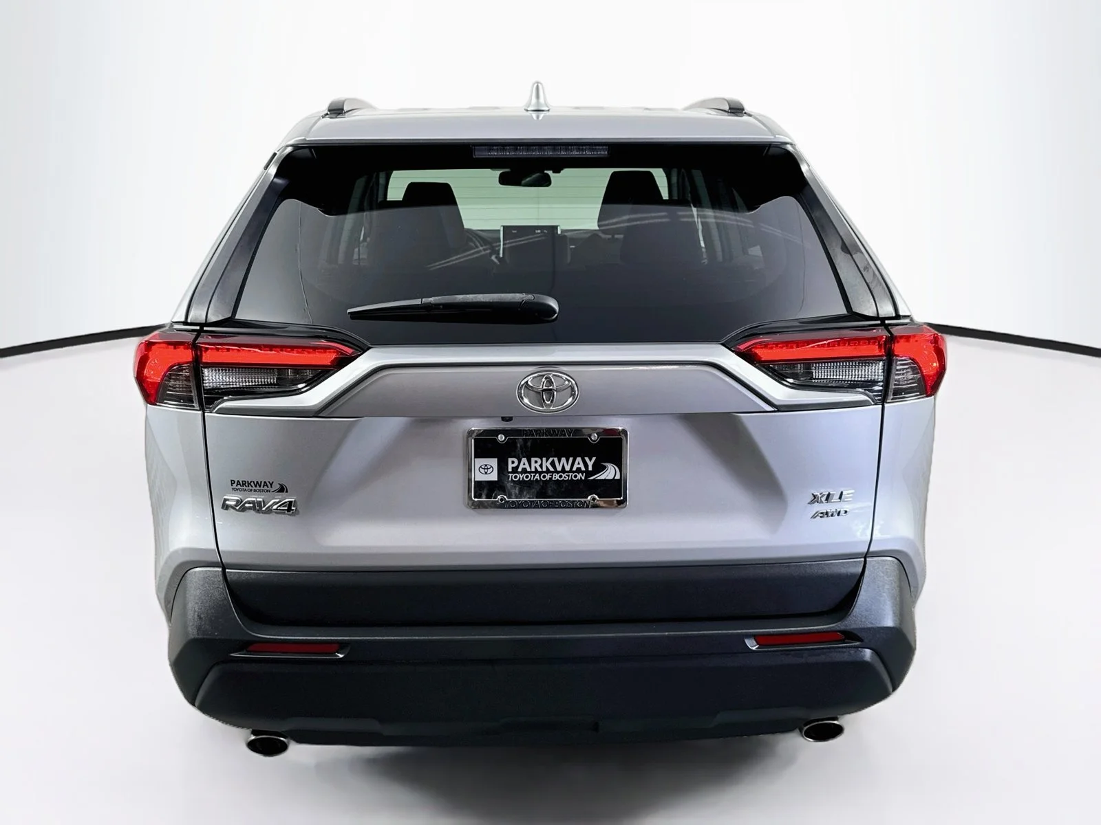 Certified Used 2020 Silver Toyota XLE image 6