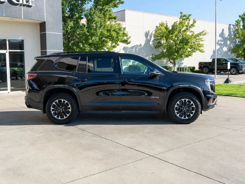 2027 GMC Acadia AT4 - Photo 8