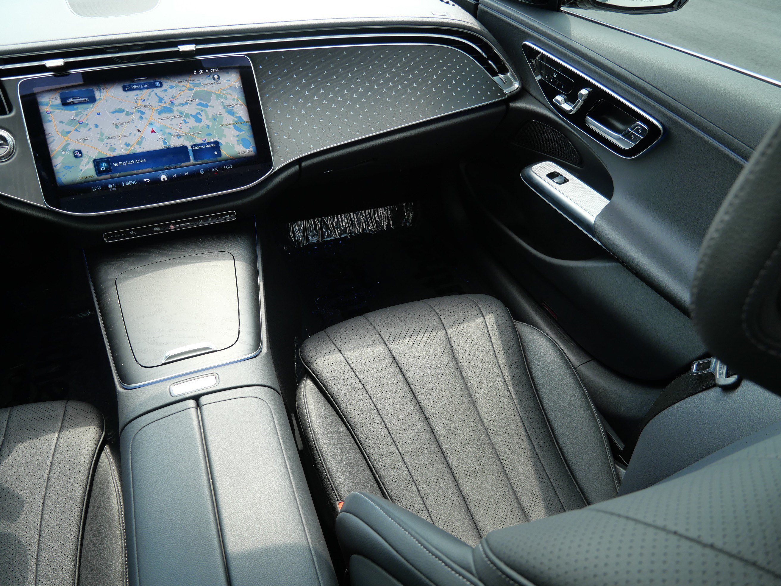 2025 Mercedes-Benz E-Class E350 - Photo 11