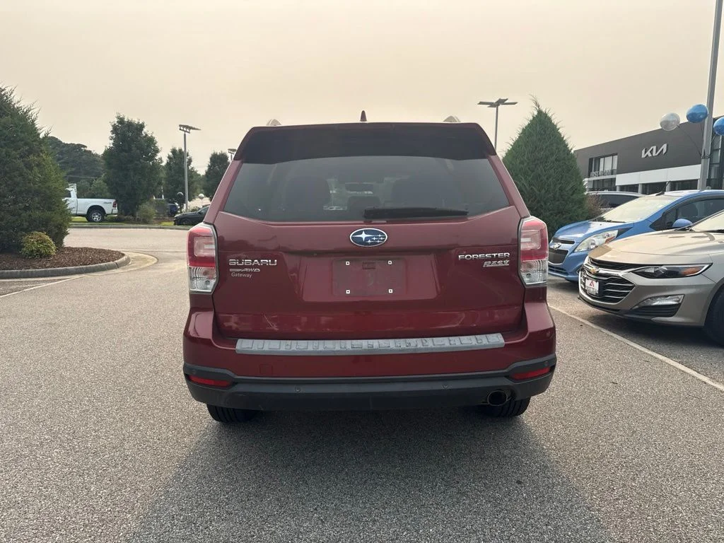 Used 2017 Red Subaru 2.5i Touring image 4