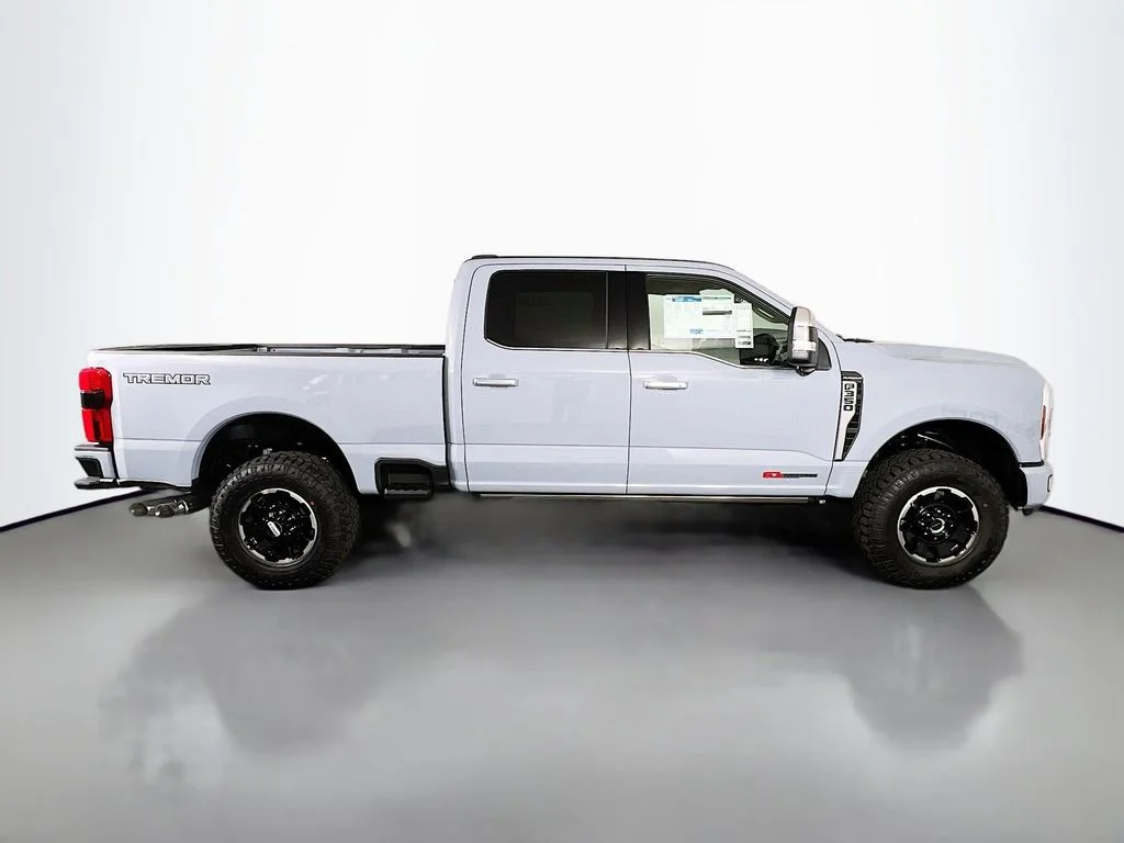 2026 Ford F-350 Super Duty Platinum - Photo 18