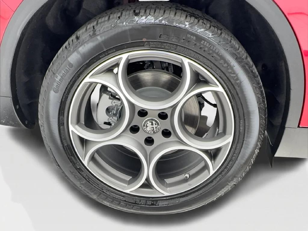 New 2026 Red Alfa Romeo Base image 18