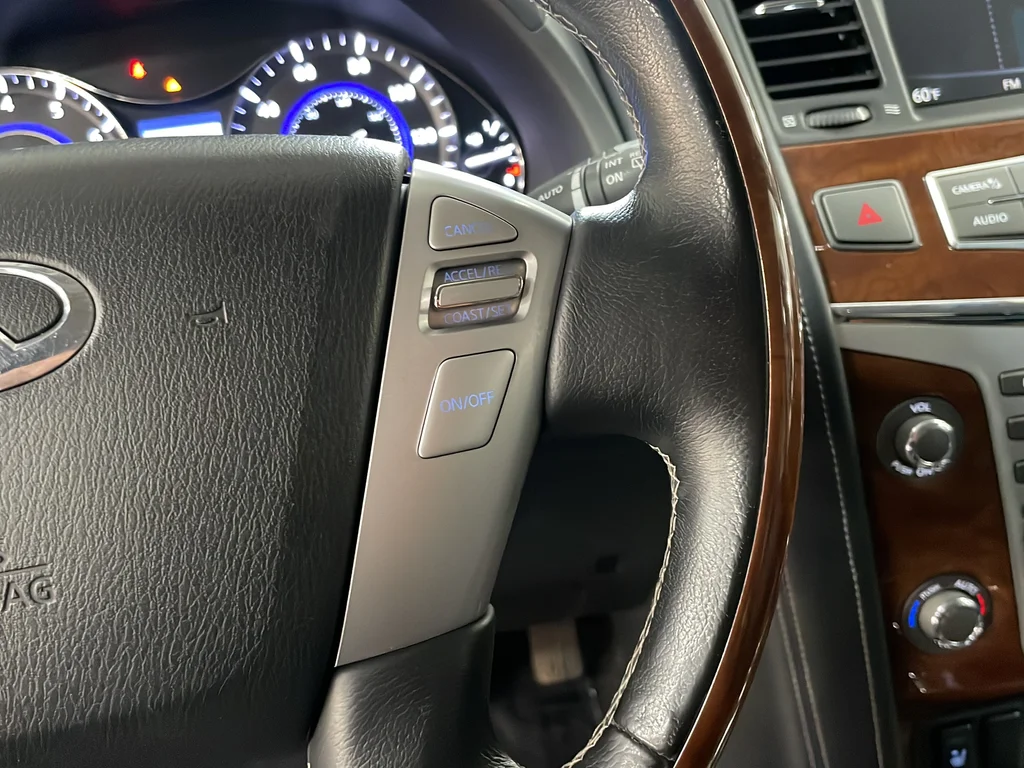 Used 2019 Black INFINITI LUXE image 17