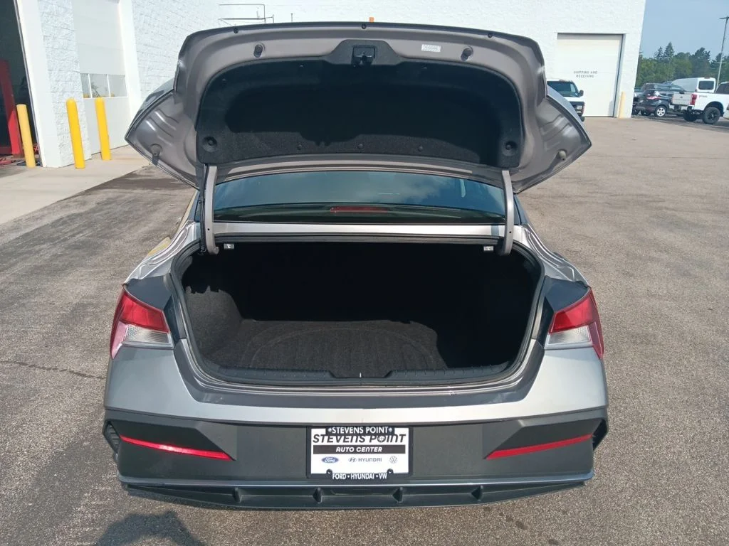 Used 2024 Fluid Metal Hyundai SEL image 32