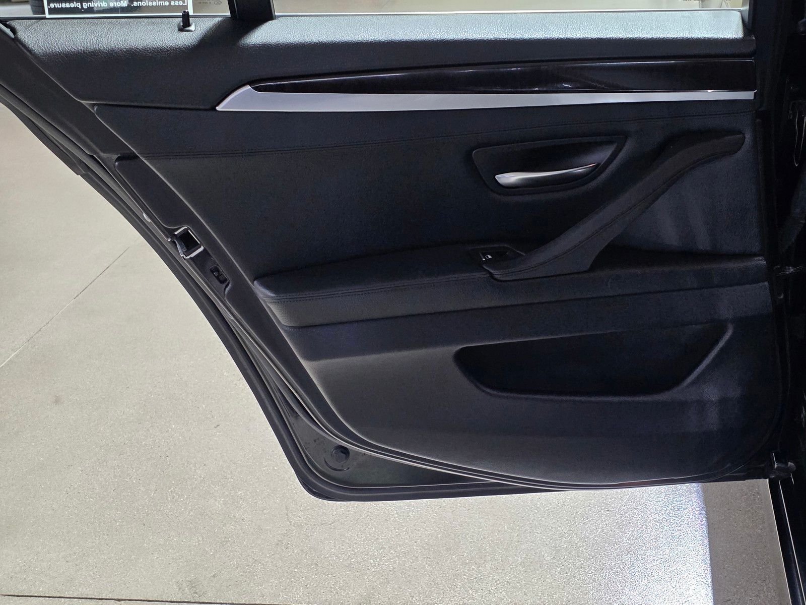 Used 2015 Jet Black BMW 528i image 13