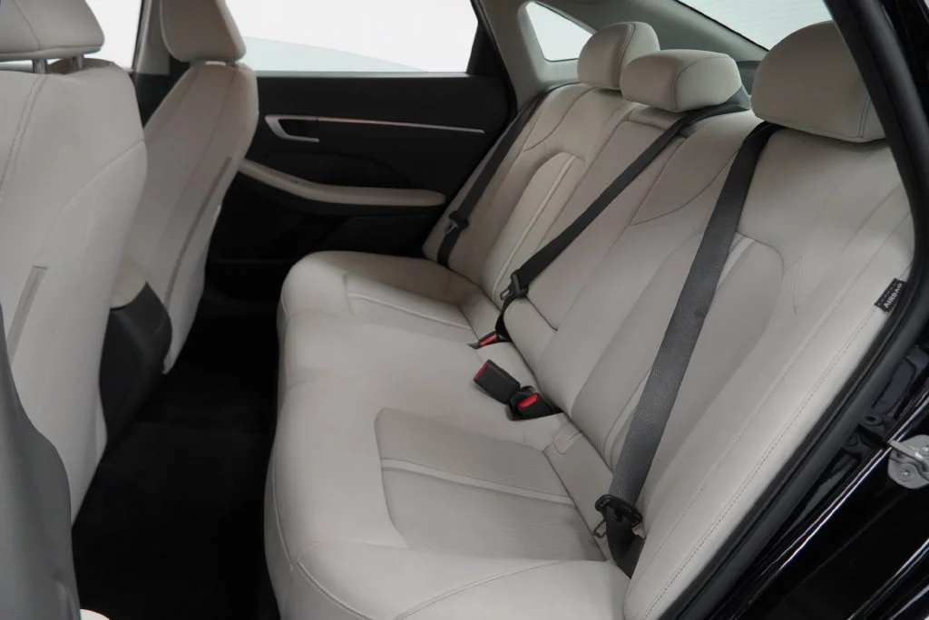 Used 2025 Abyss Black Hyundai SEL image 5
