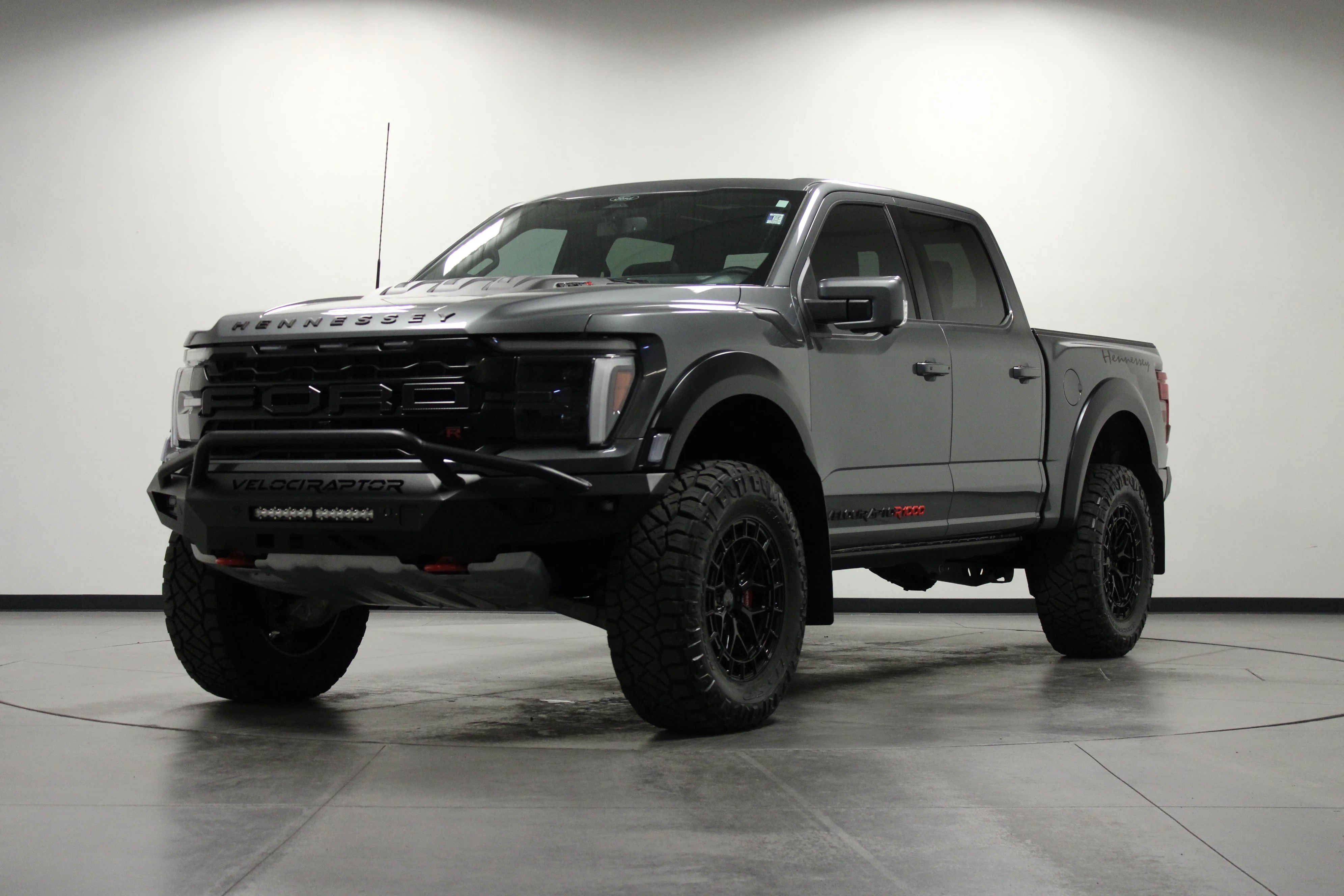 Used 2025 Carbonized Gray Metallic Ford Raptor image 8
