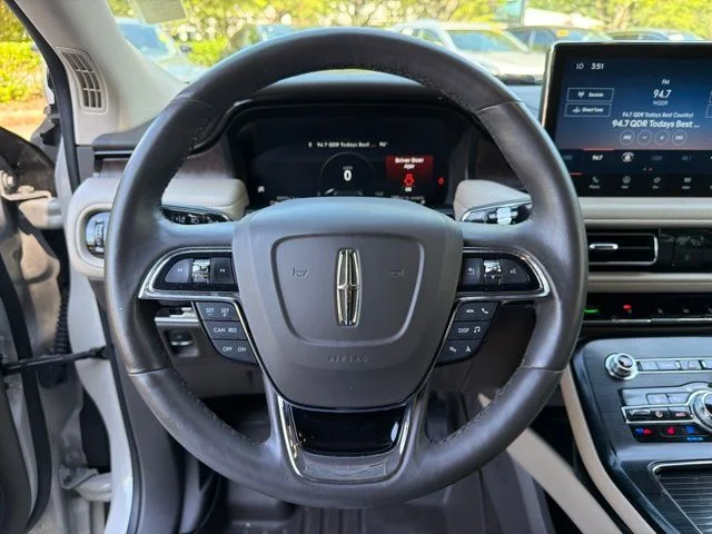 Used 2021 White Lincoln Reserve image 13