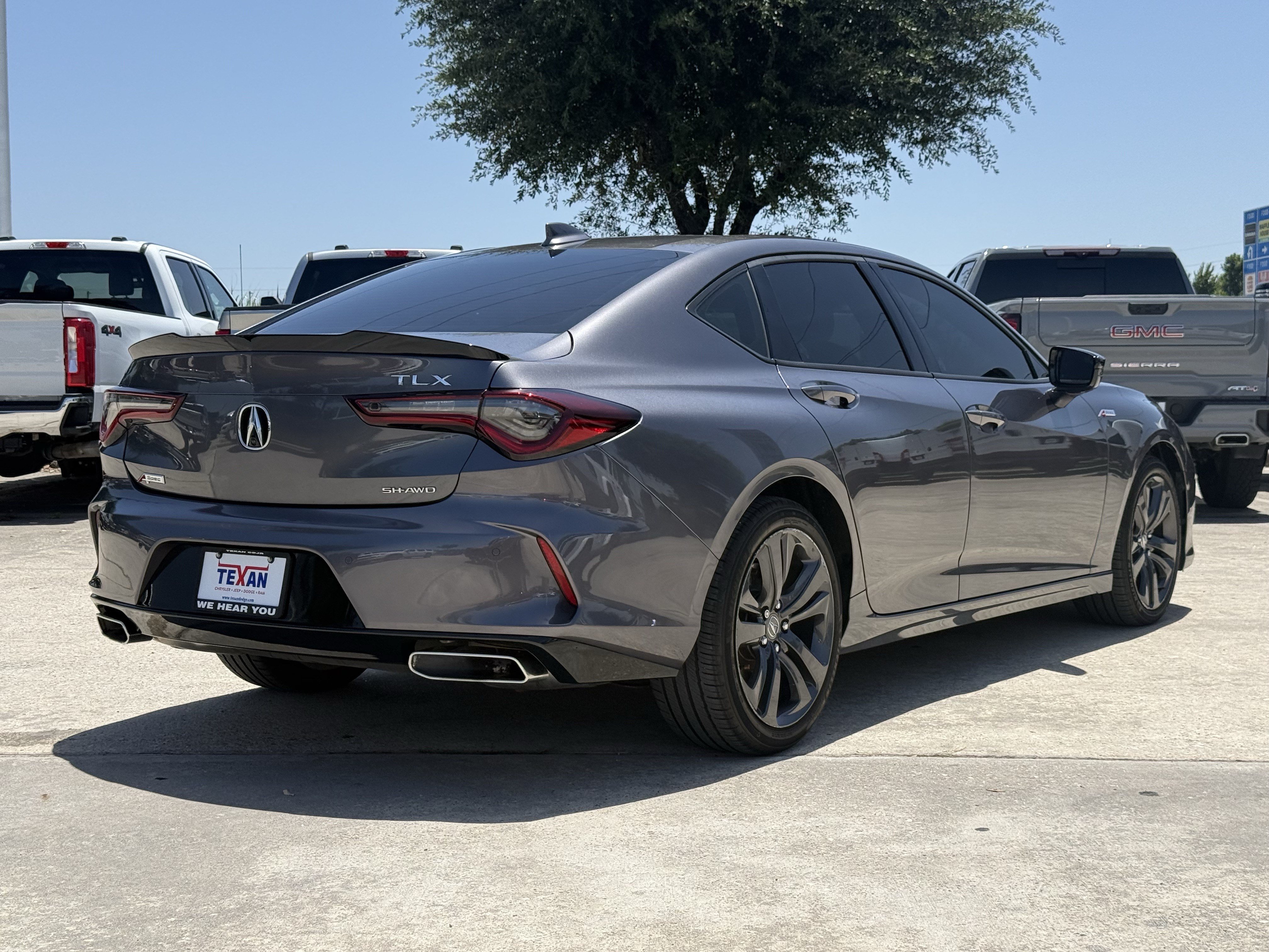 Used 2022 Black Acura  image 4