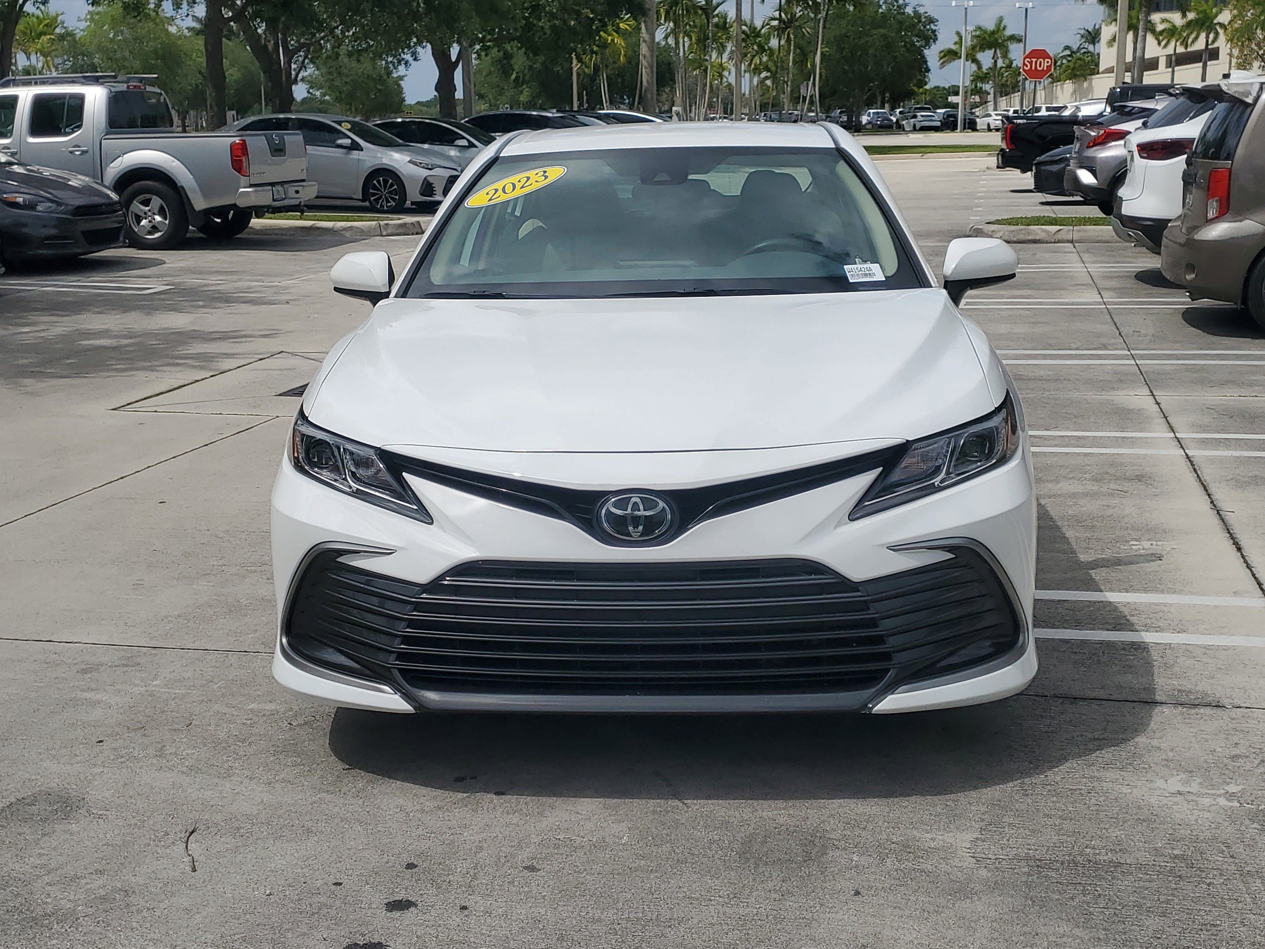 Used 2023 Ice Toyota LE image 8