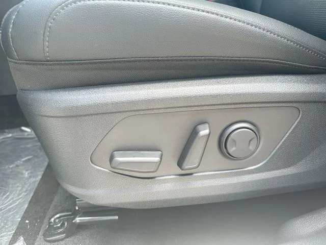 New 2026 Glacial White Pearl Kia EX image 16