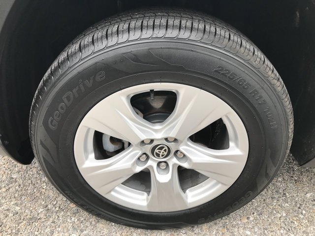 Used 2021 Silver Sky Metallic Toyota XLE image 11