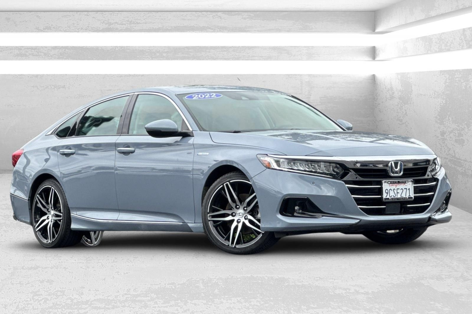 Used 2022 Gray Honda Touring image 1