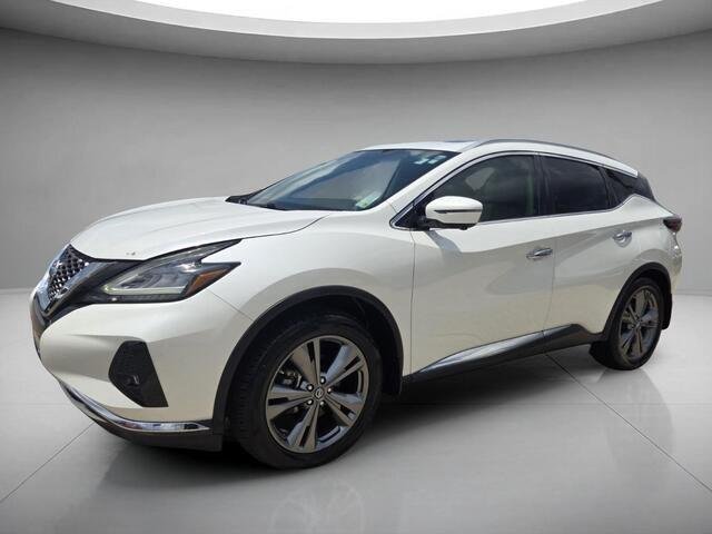 Used 2019 Pearl White Tricoat Nissan Platinum image 9